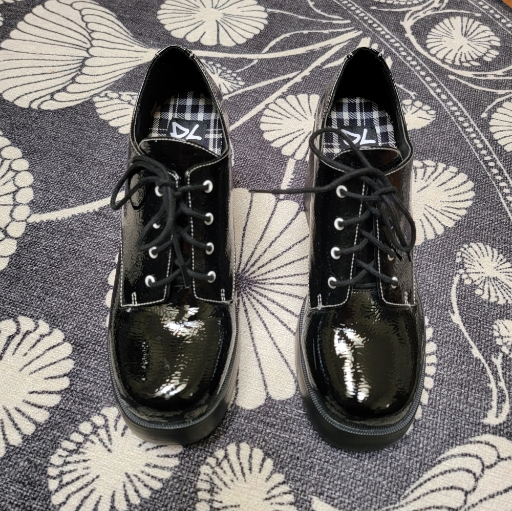 Dirty Laundry platform loafers size 7.5